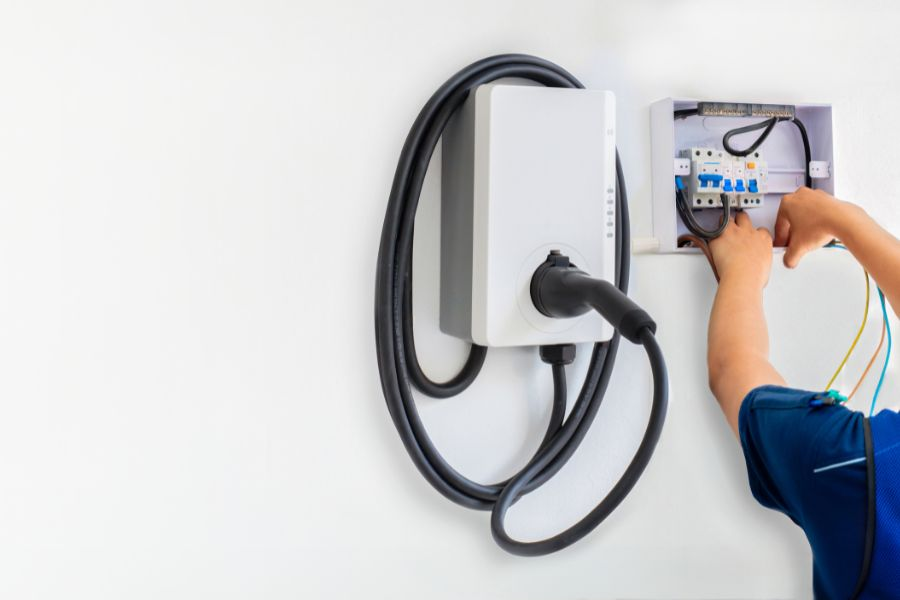 发改委重磅发布《充电设施三年倍增计划》！这些行业将迎来机遇