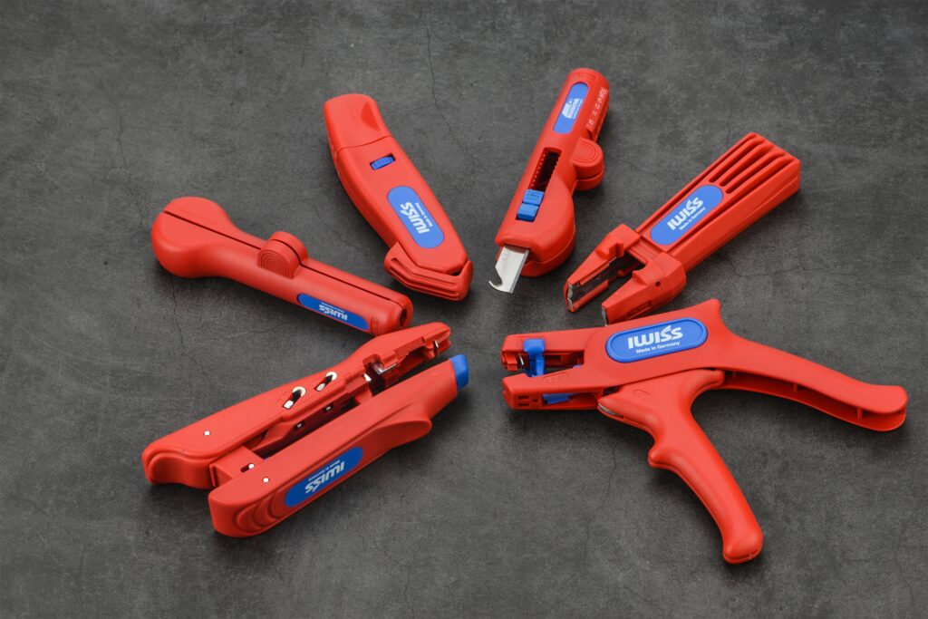 IWISS&木兰女工|当工具遇上“她力量”！解锁电力行业的 “柔与刚”