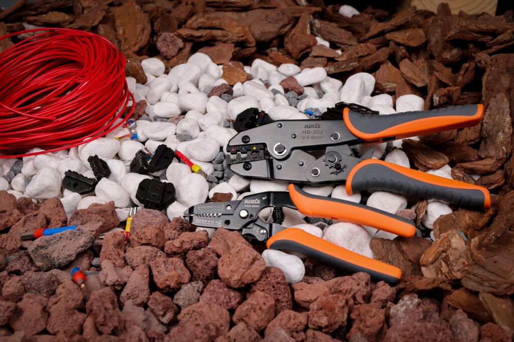 IWISS&木兰女工|当工具遇上“她力量”！解锁电力行业的 “柔与刚”