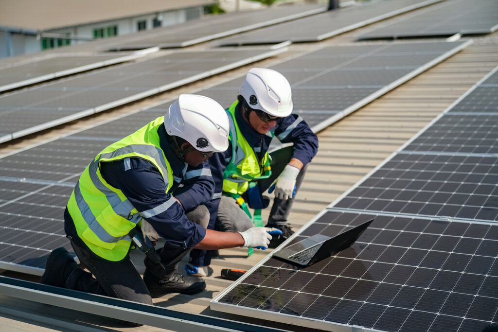 光伏产业的幕后英雄：专业工具如何撑起绿色能源脊梁